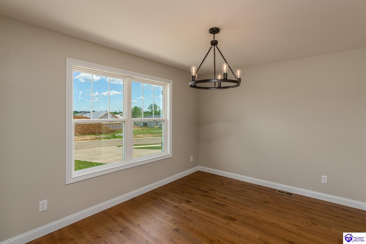 125 Broken Arrow Circle Property Photo 6