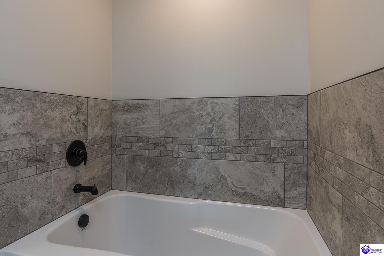 125 Broken Arrow Circle Property Photo 22