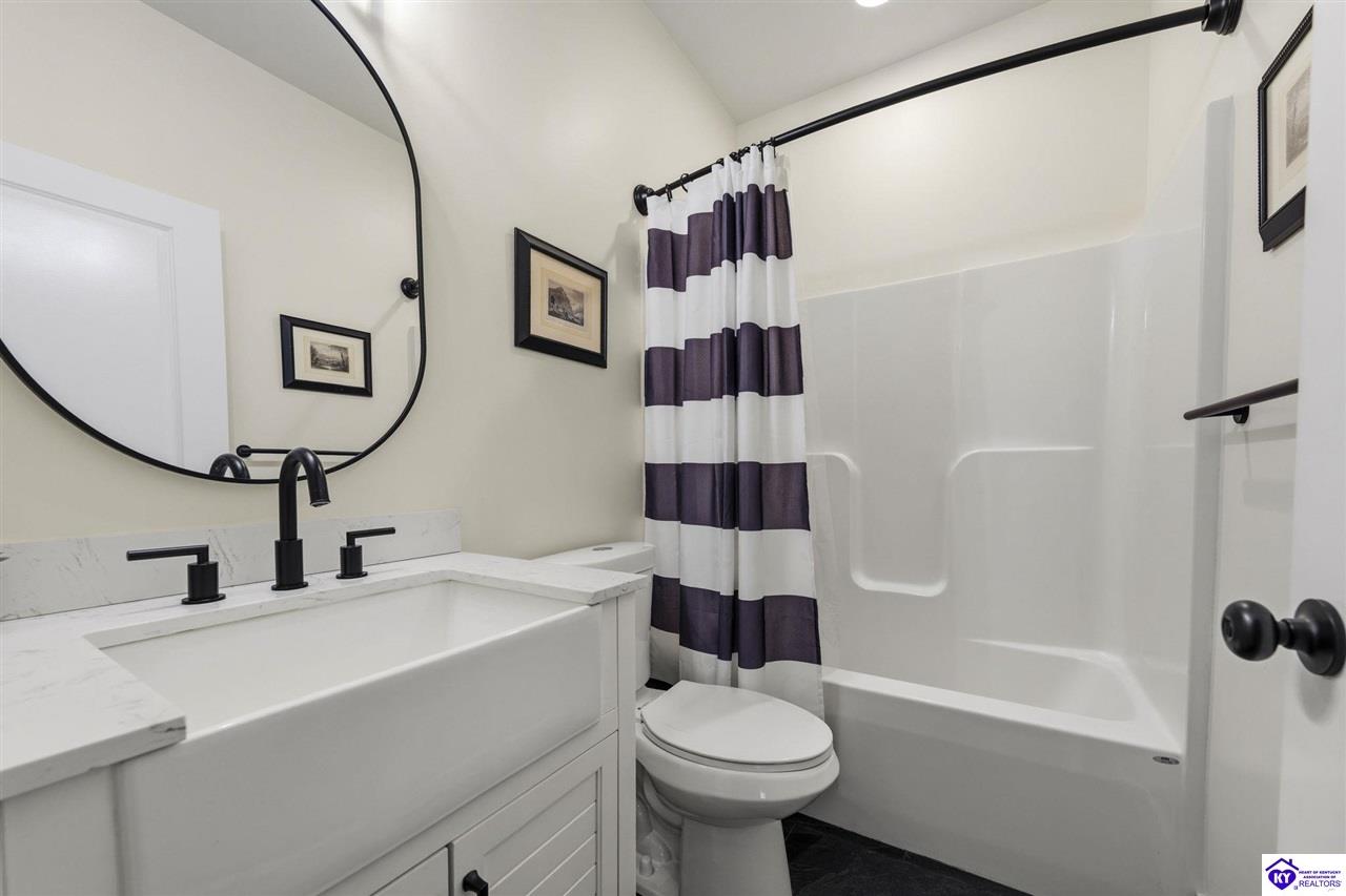 305 Ashwood Avenue Property Photo 17