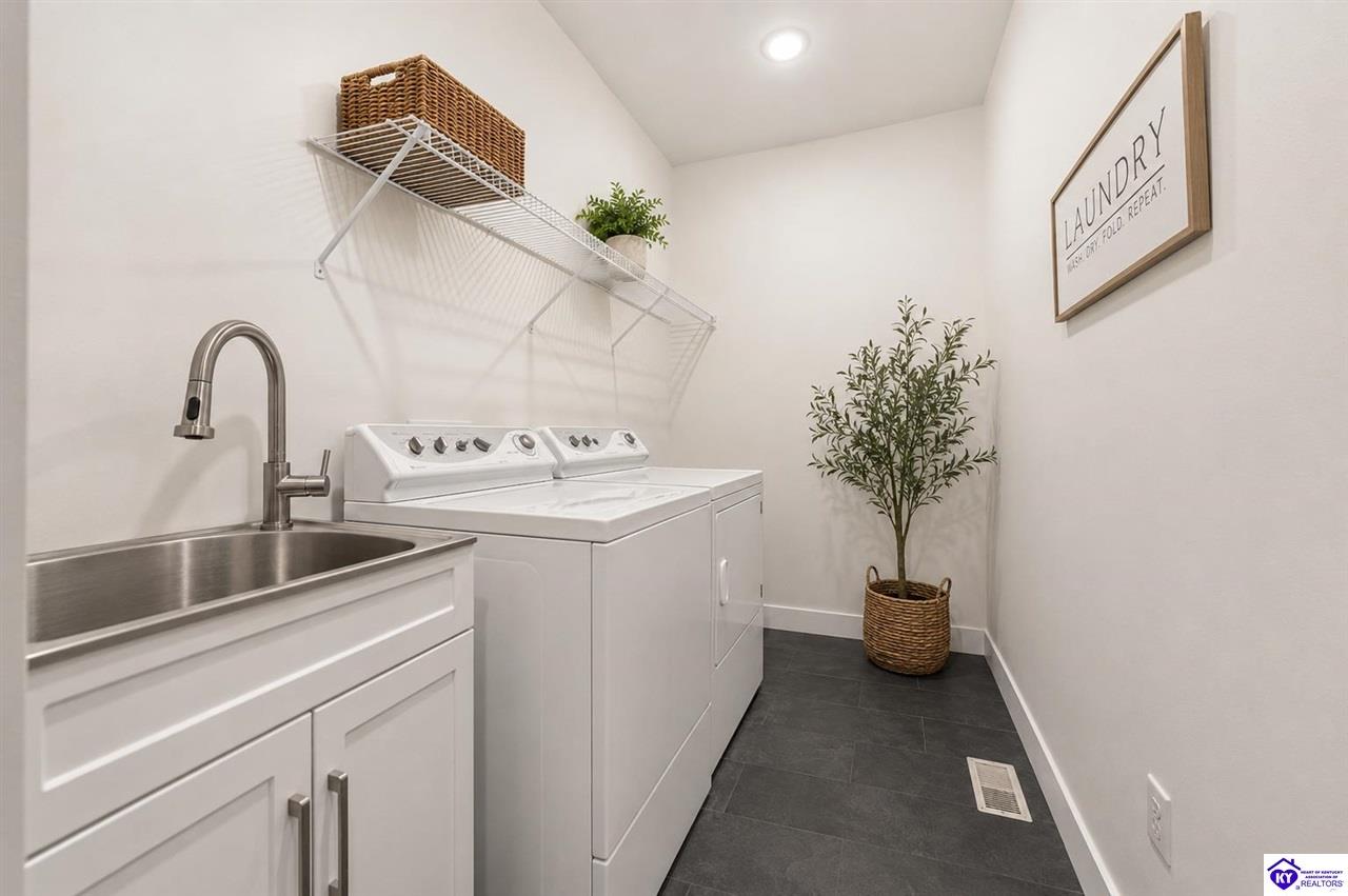 305 Ashwood Avenue Property Photo 18