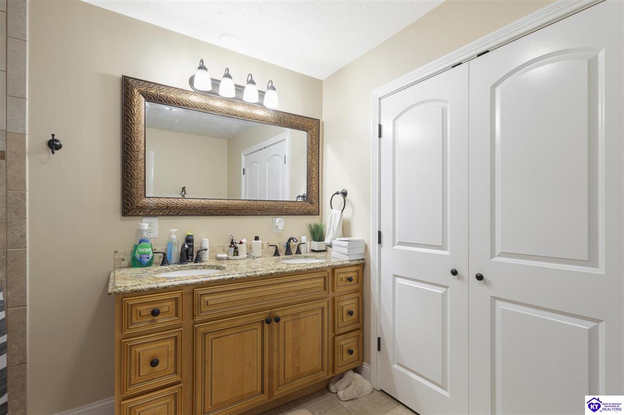 200 Carey Lane Property Photo 20
