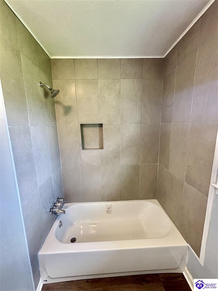 904 Maplewood Drive Property Photo 44