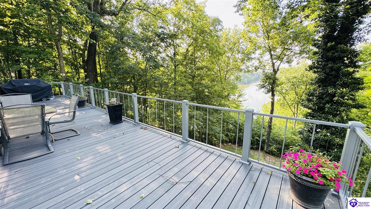 441 Paulette Way Property Photo 13
