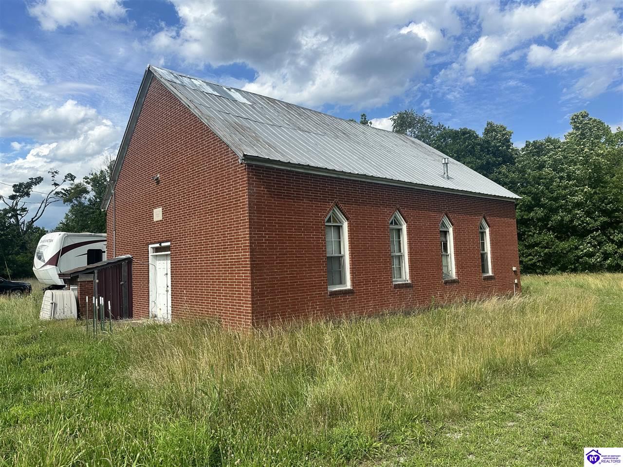 3839 Bradfordsville Road Property Photo 1