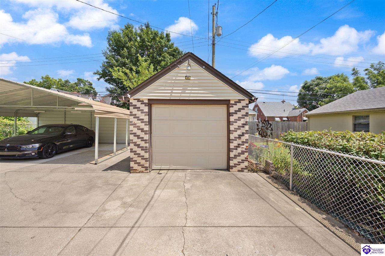 4529 Meridale Avenue Property Photo 16