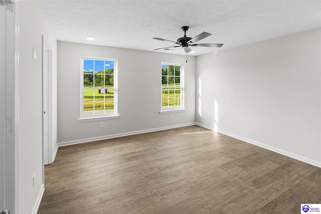 188 Molly Way Property Photo 32
