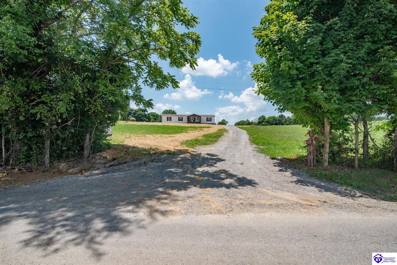195 Chaney Pike Property Photo 2