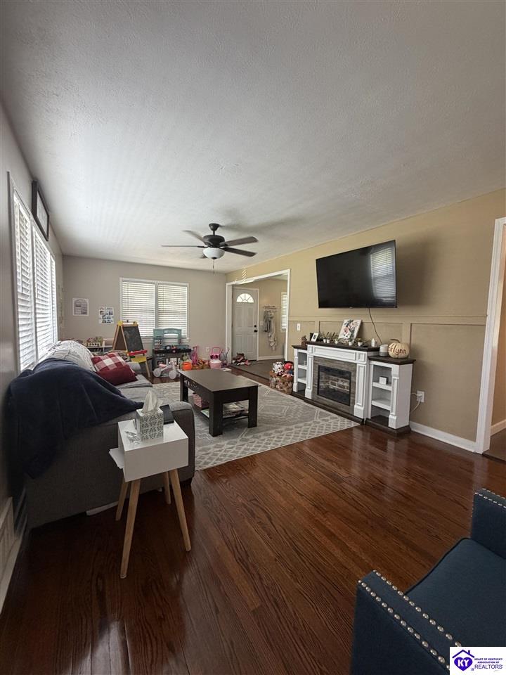 149 N Deepwood Drive Property Photo 9