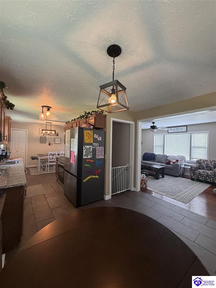 149 N Deepwood Drive Property Photo 12