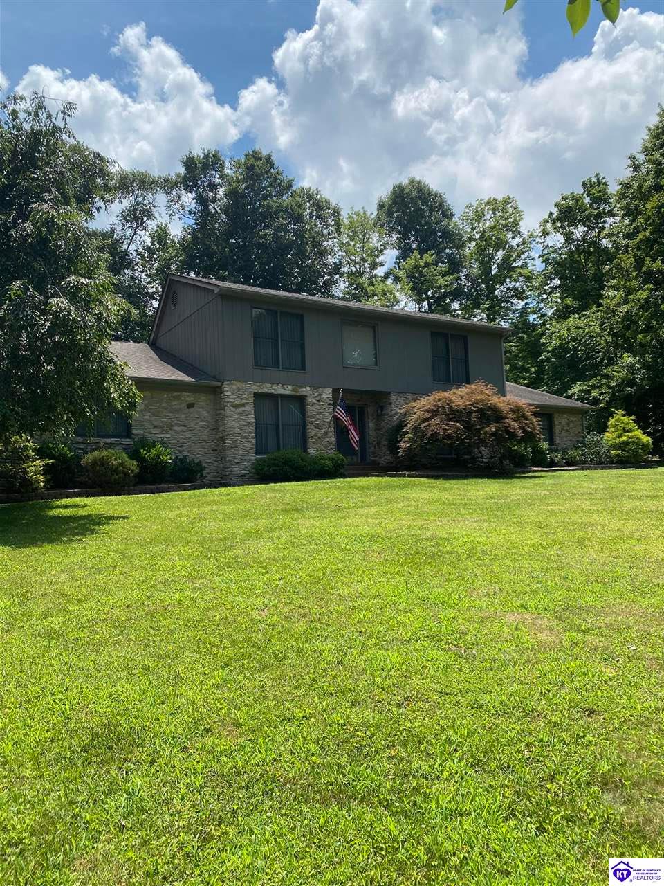 627 Maple Drive Property Photo 2