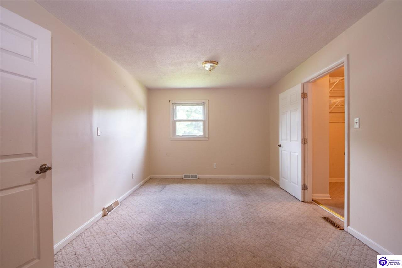719 Bon Aire Drive Property Photo 4