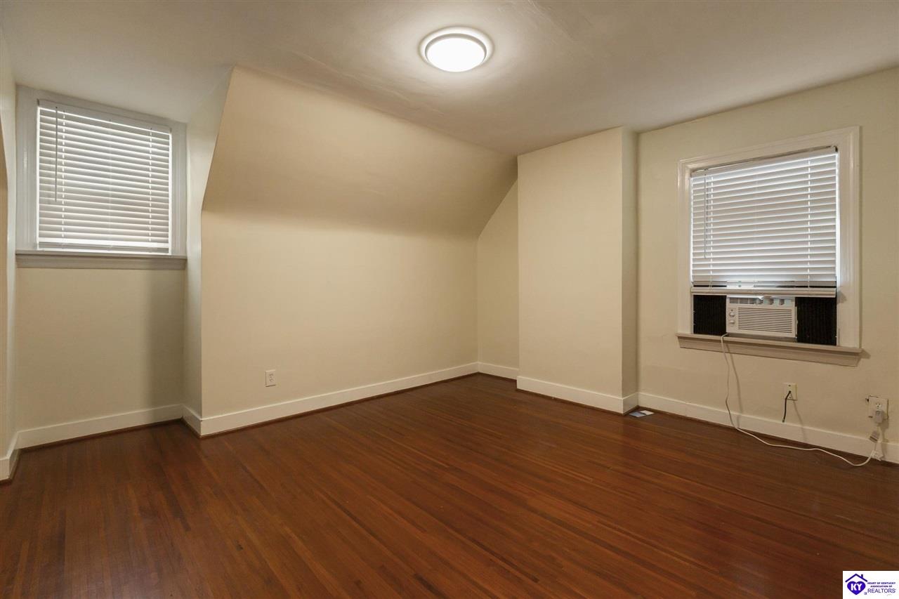 405 Macon Avenue Property Photo 19