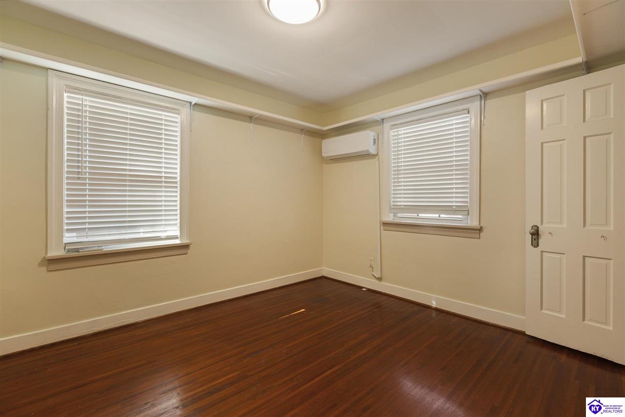 405 Macon Avenue Property Photo 21