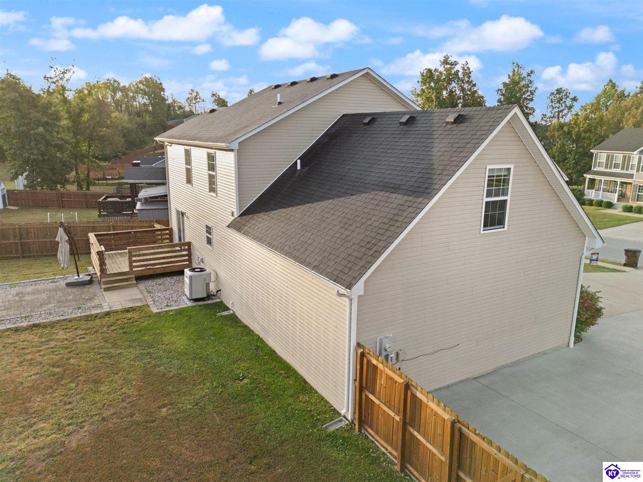 213 Butterfield Drive Property Photo 12