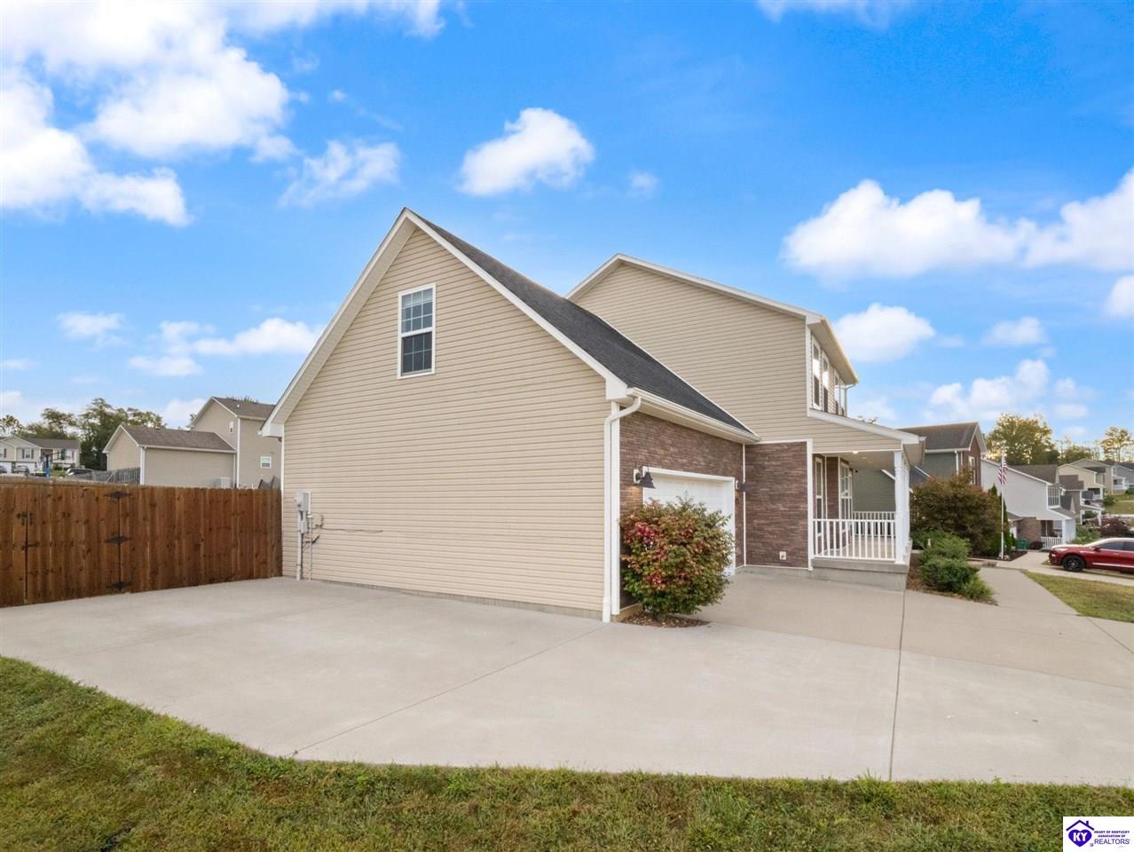 213 Butterfield Drive Property Photo 32