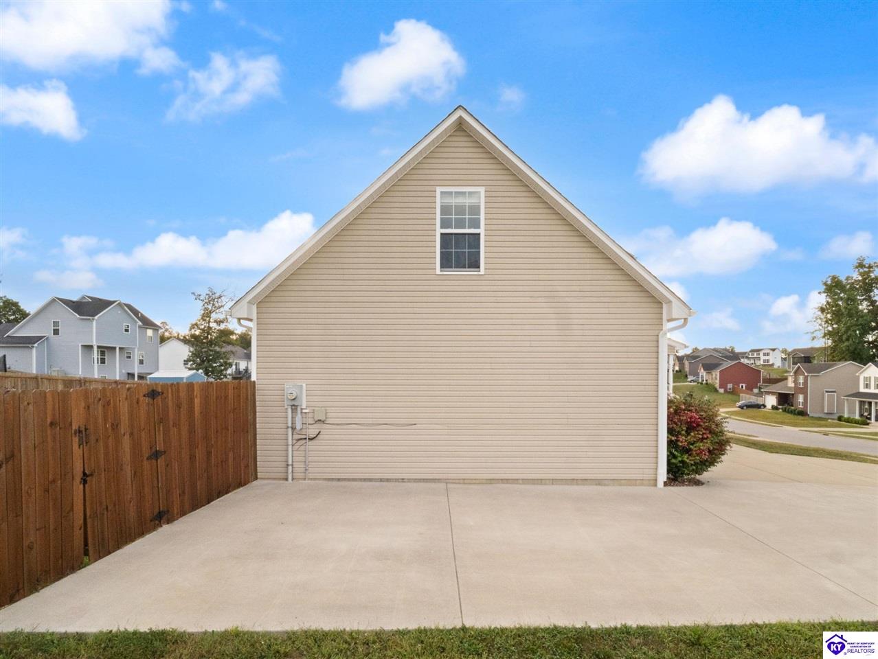 213 Butterfield Drive Property Photo 33