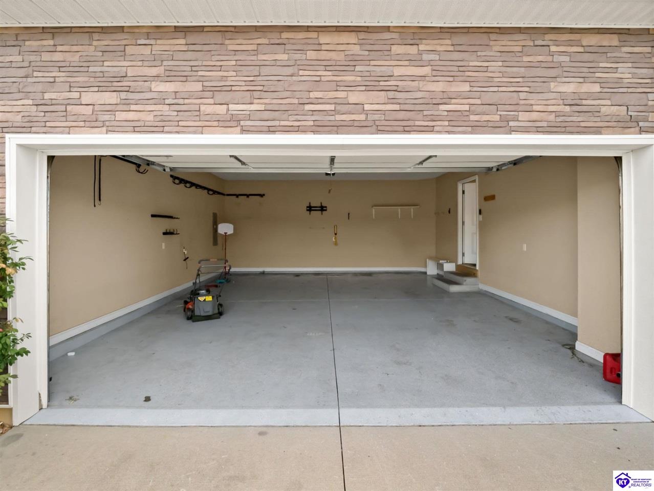213 Butterfield Drive Property Photo 48