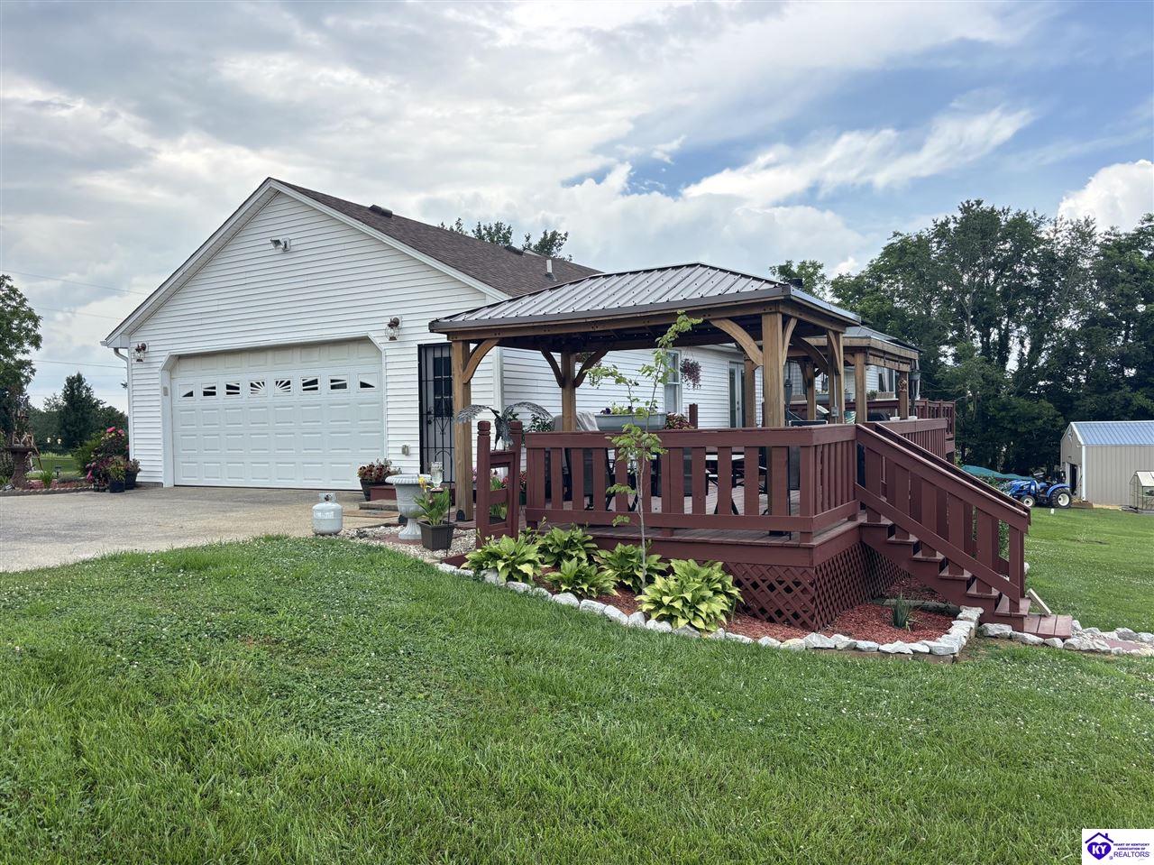 1380 Buck Knobs Road Property Photo 3