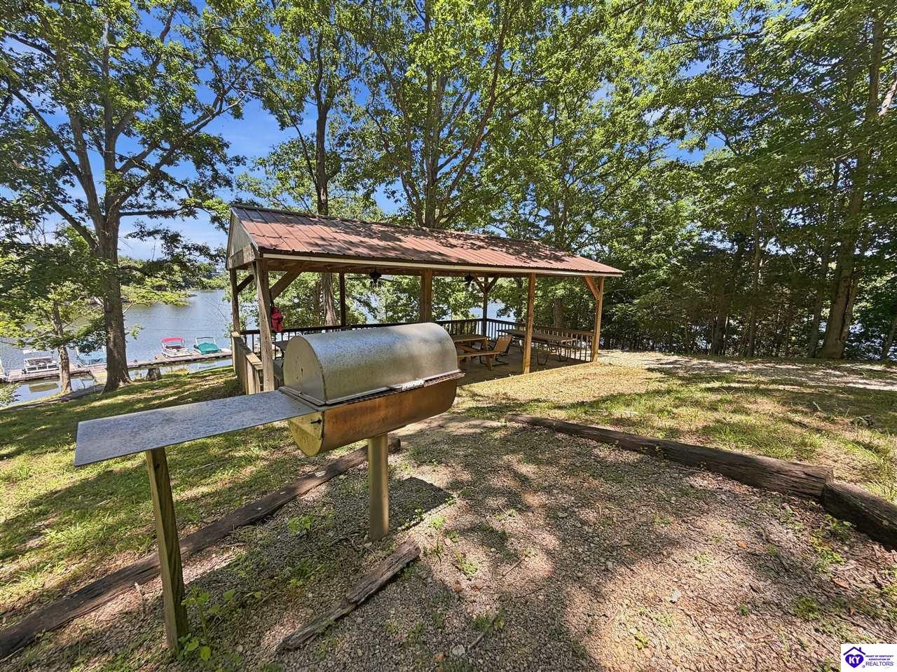 17 Bittersweet Place Property Photo 13