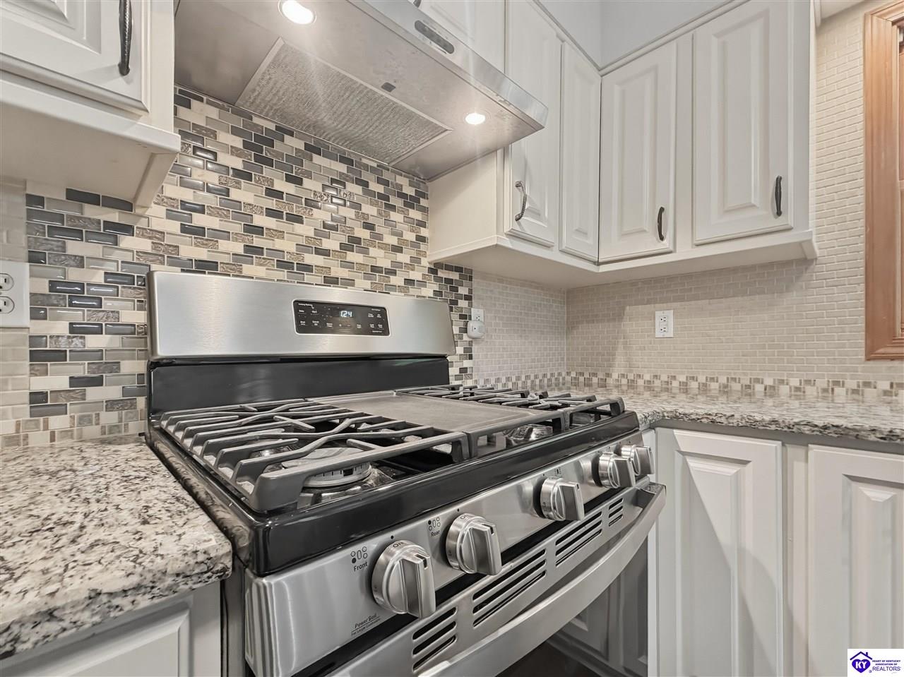 17 Bittersweet Place Property Photo 24