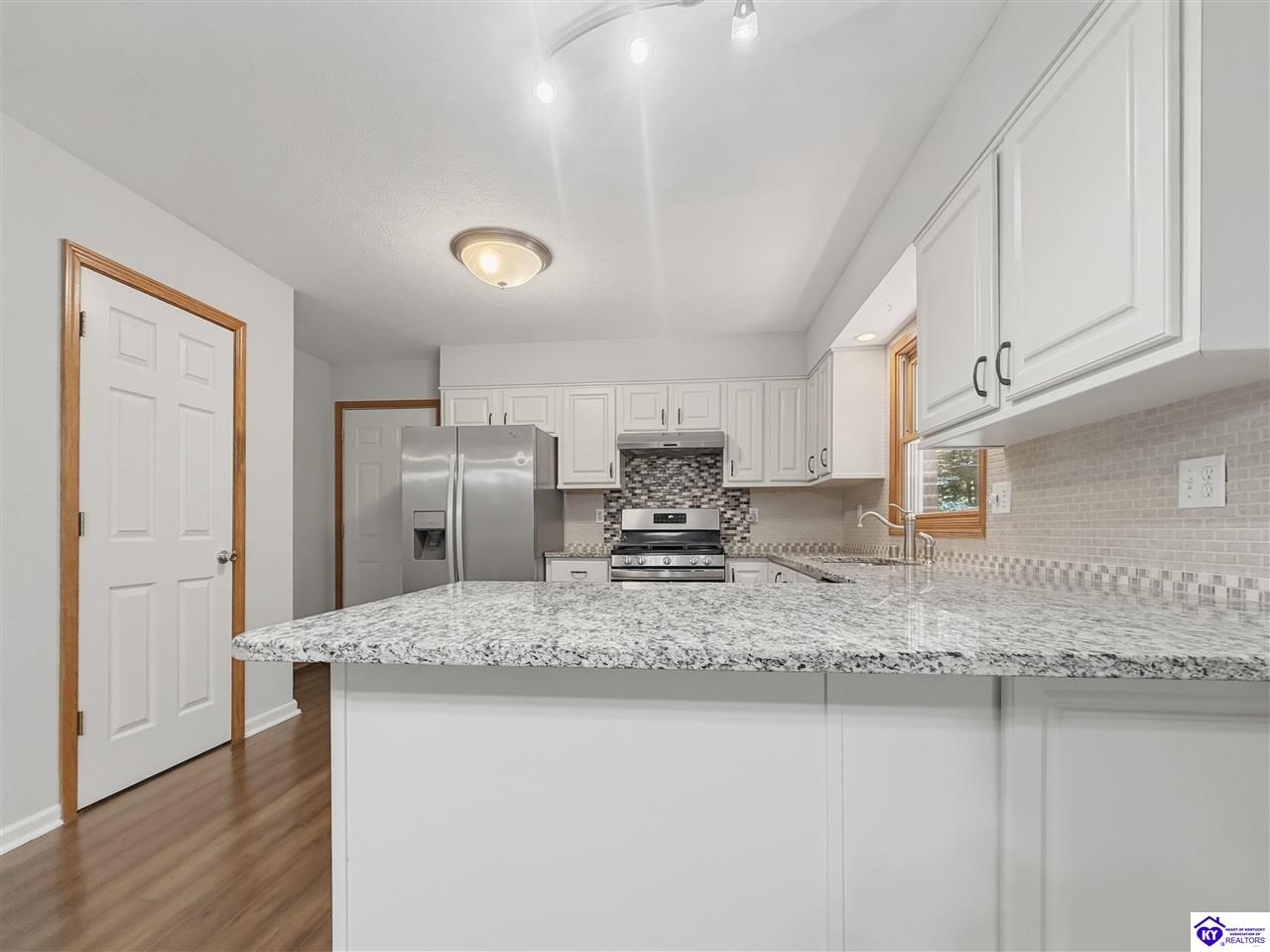 17 Bittersweet Place Property Photo 26