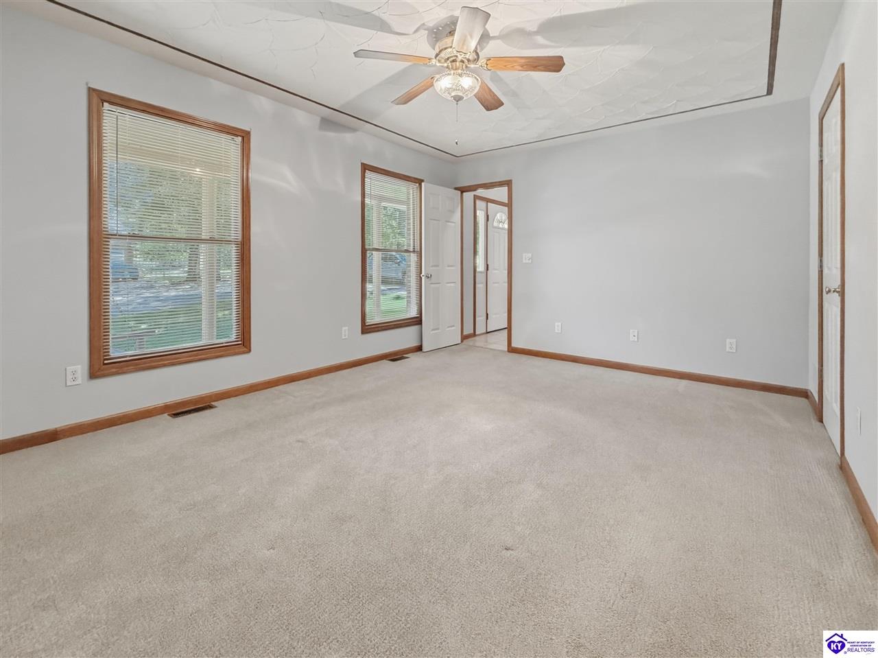 17 Bittersweet Place Property Photo 29