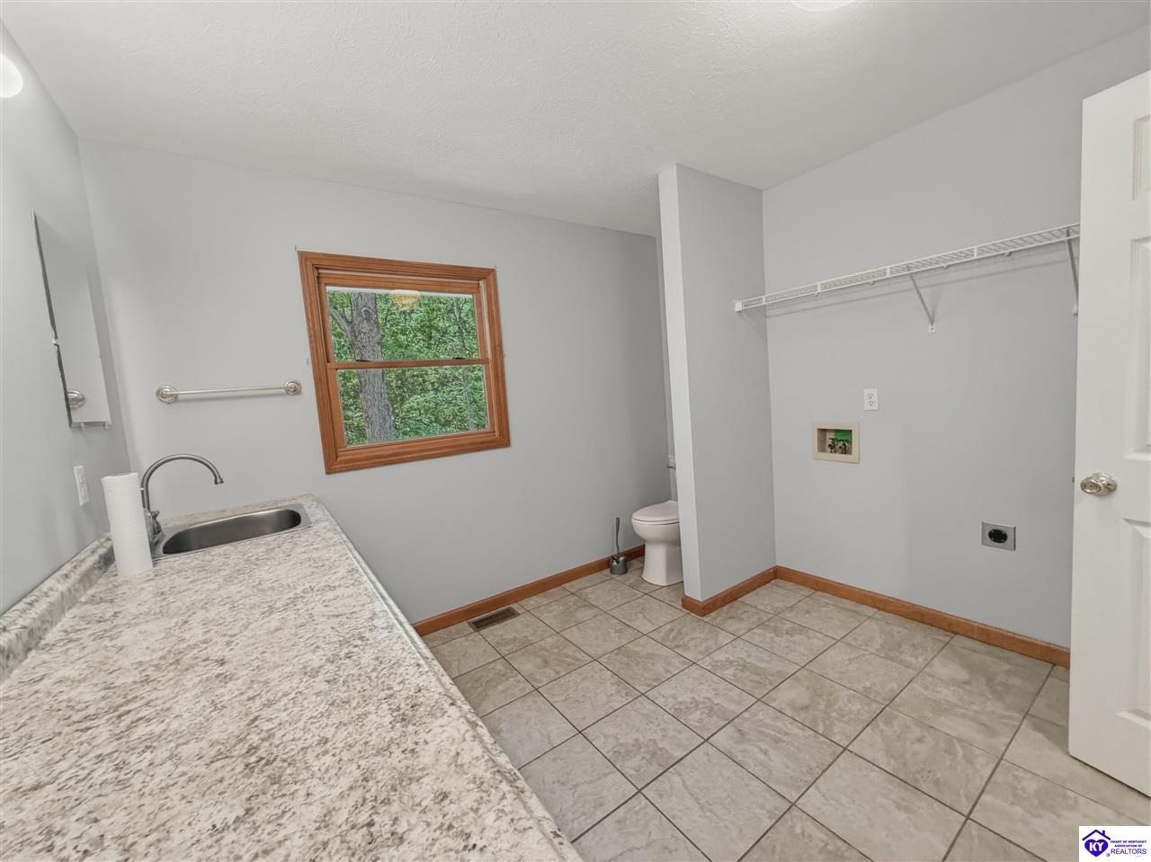 17 Bittersweet Place Property Photo 33