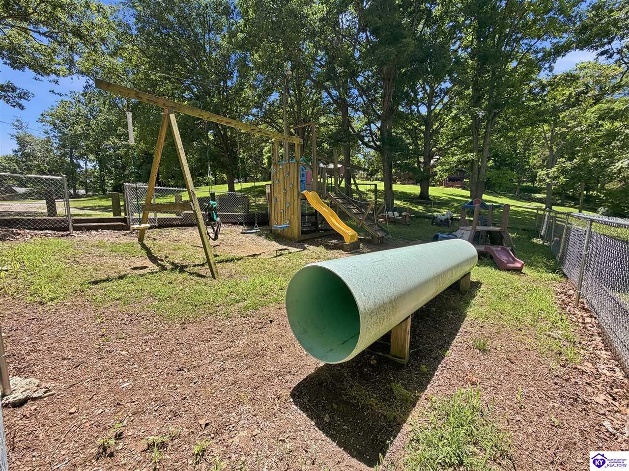 17 Bittersweet Place Property Photo 52