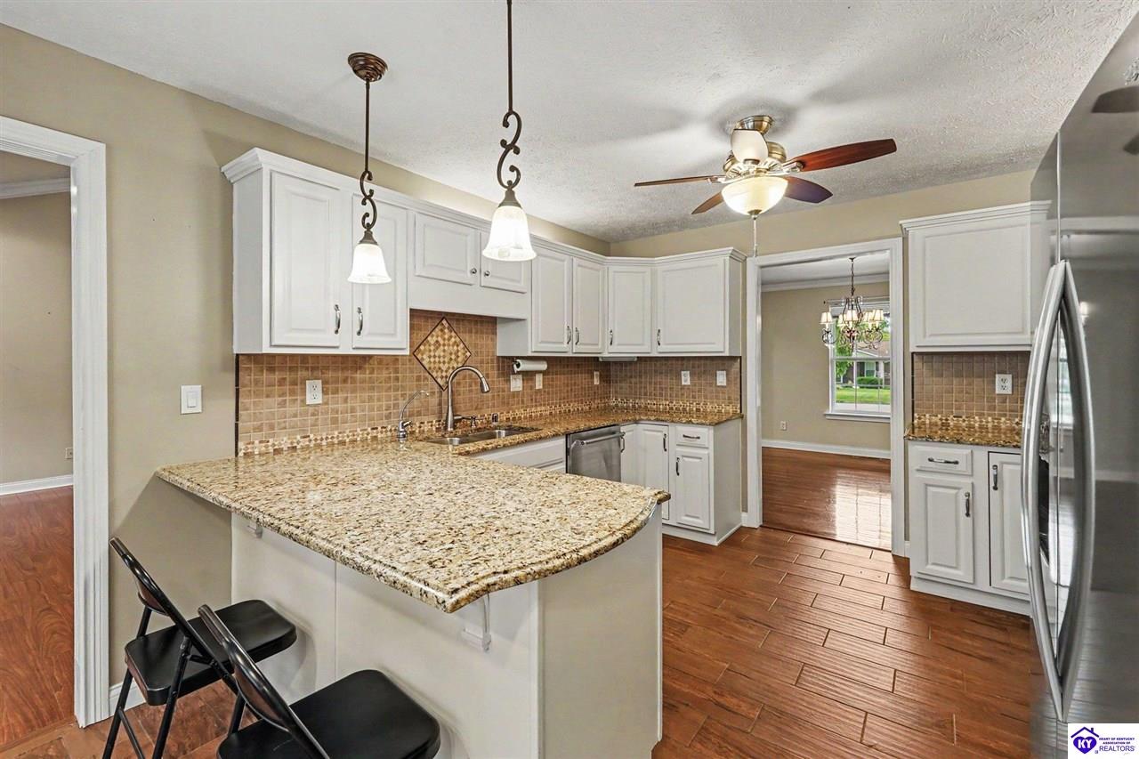 604 Hickory Lane Property Photo 3
