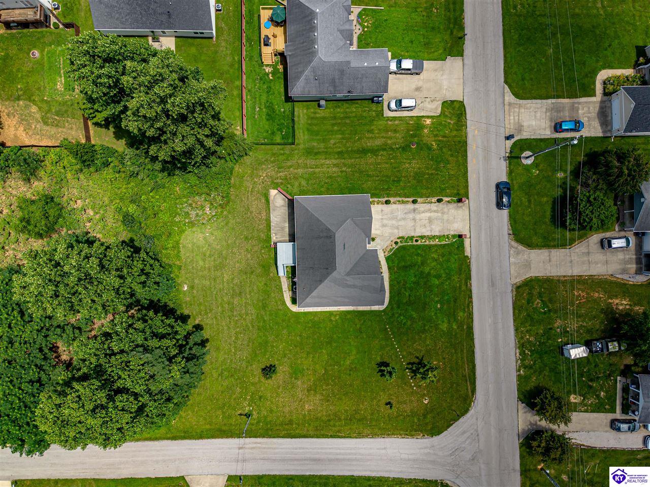 311 Schoolside Drive Property Photo 6