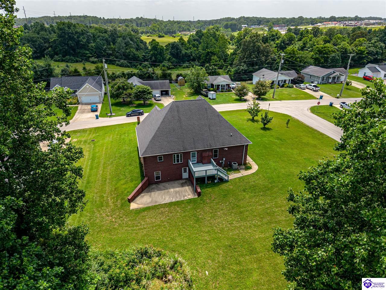 311 Schoolside Drive Property Photo 9