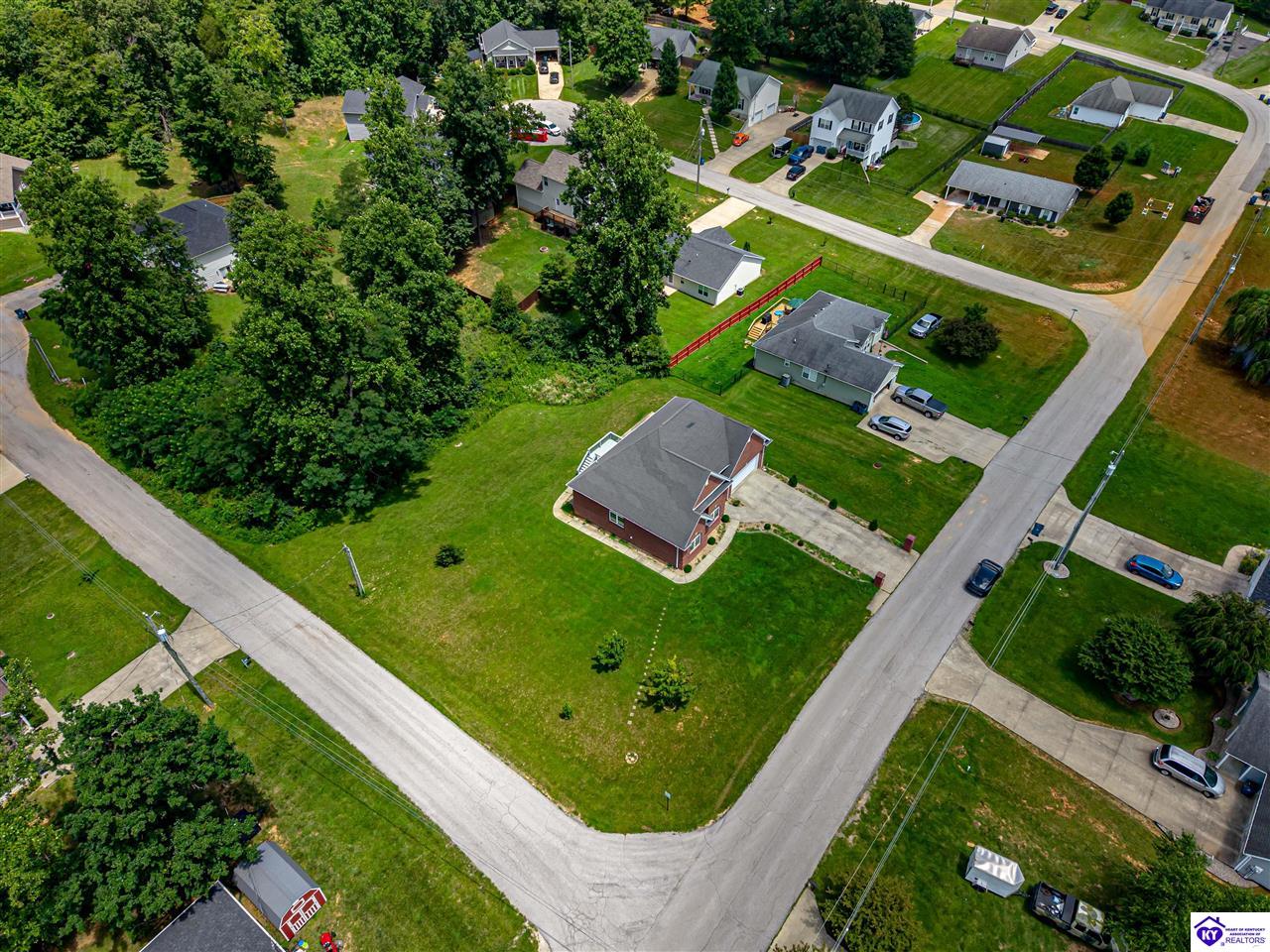 311 Schoolside Drive Property Photo 10