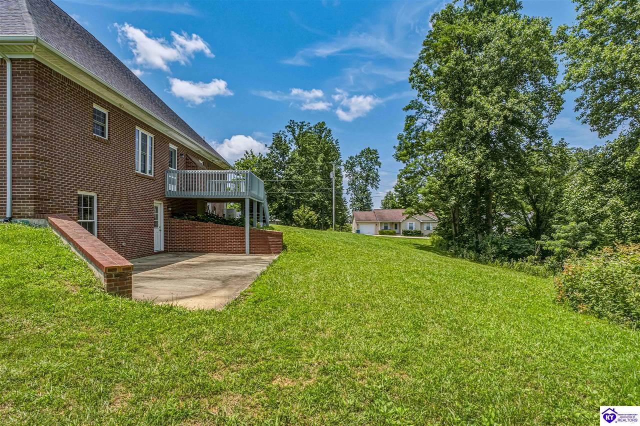 311 Schoolside Drive Property Photo 16