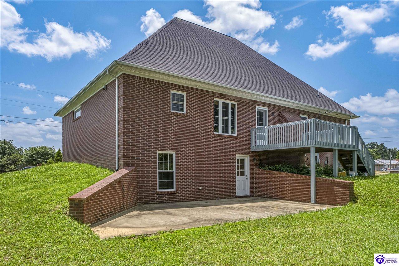 311 Schoolside Drive Property Photo 17