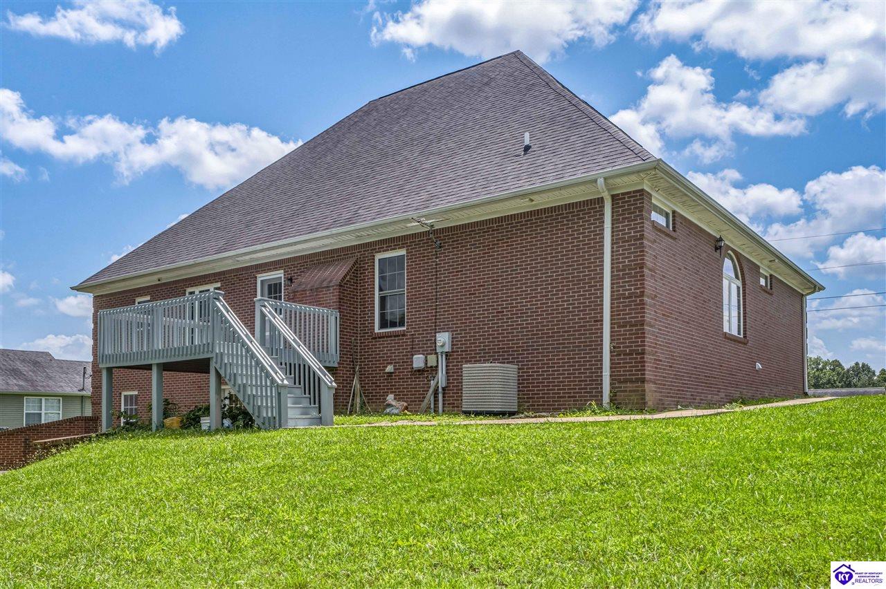 311 Schoolside Drive Property Photo 18