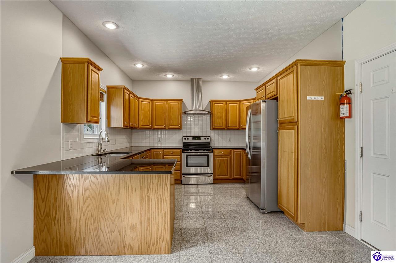 311 Schoolside Drive Property Photo 20
