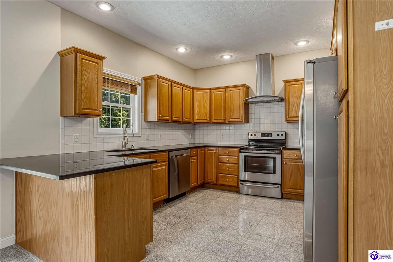 311 Schoolside Drive Property Photo 21