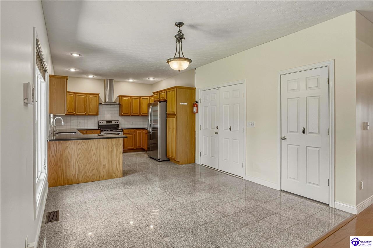 311 Schoolside Drive Property Photo 28