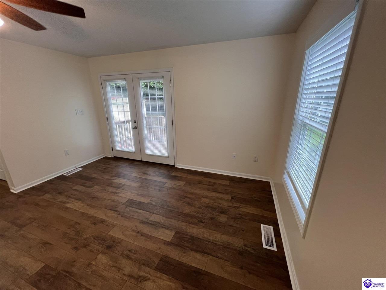 219 Henry Street Property Photo 6