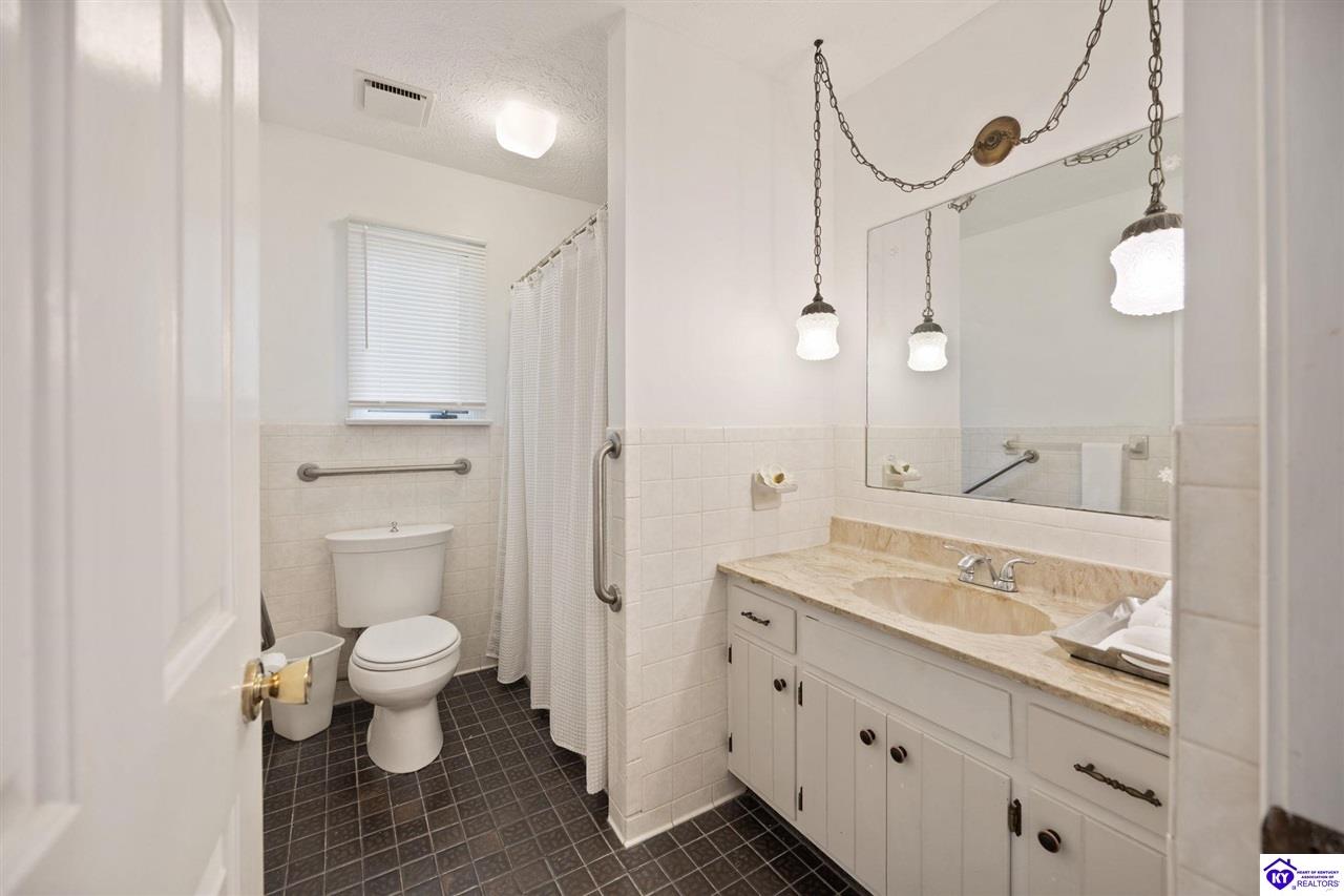 100 Roundtop Road Property Photo 44