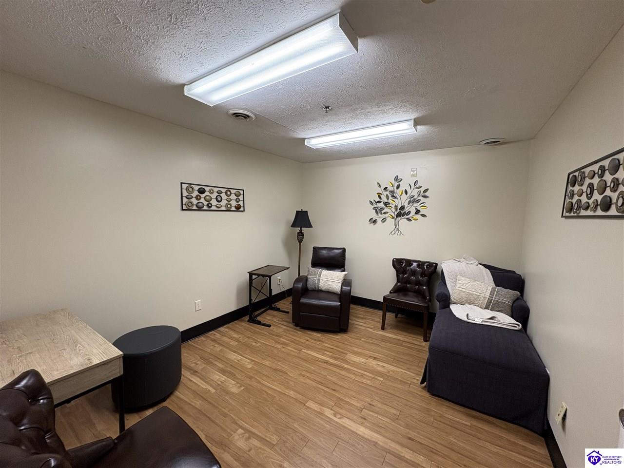 100 Gray Street Property Photo 15