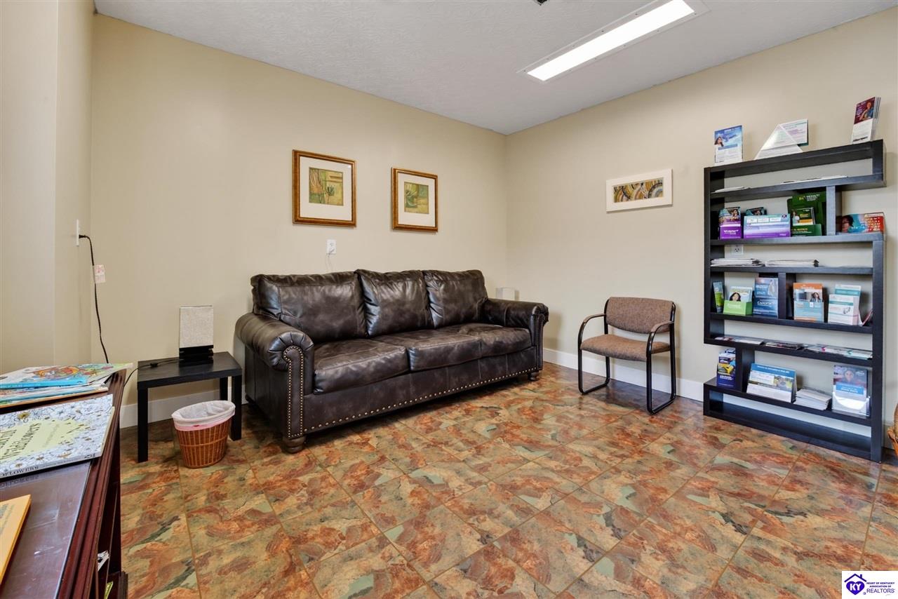 100 Gray Street Property Photo 23