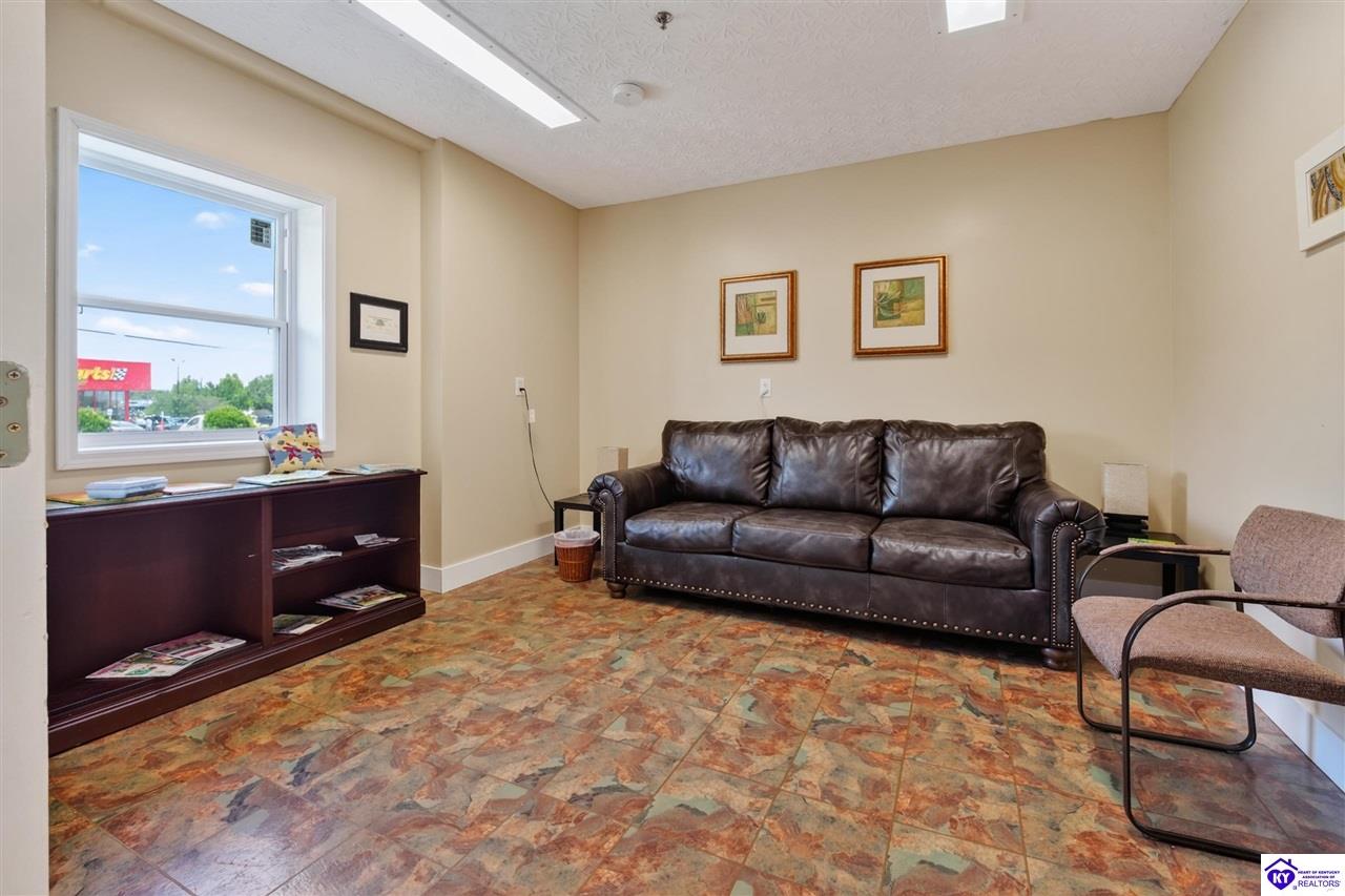 100 Gray Street Property Photo 24