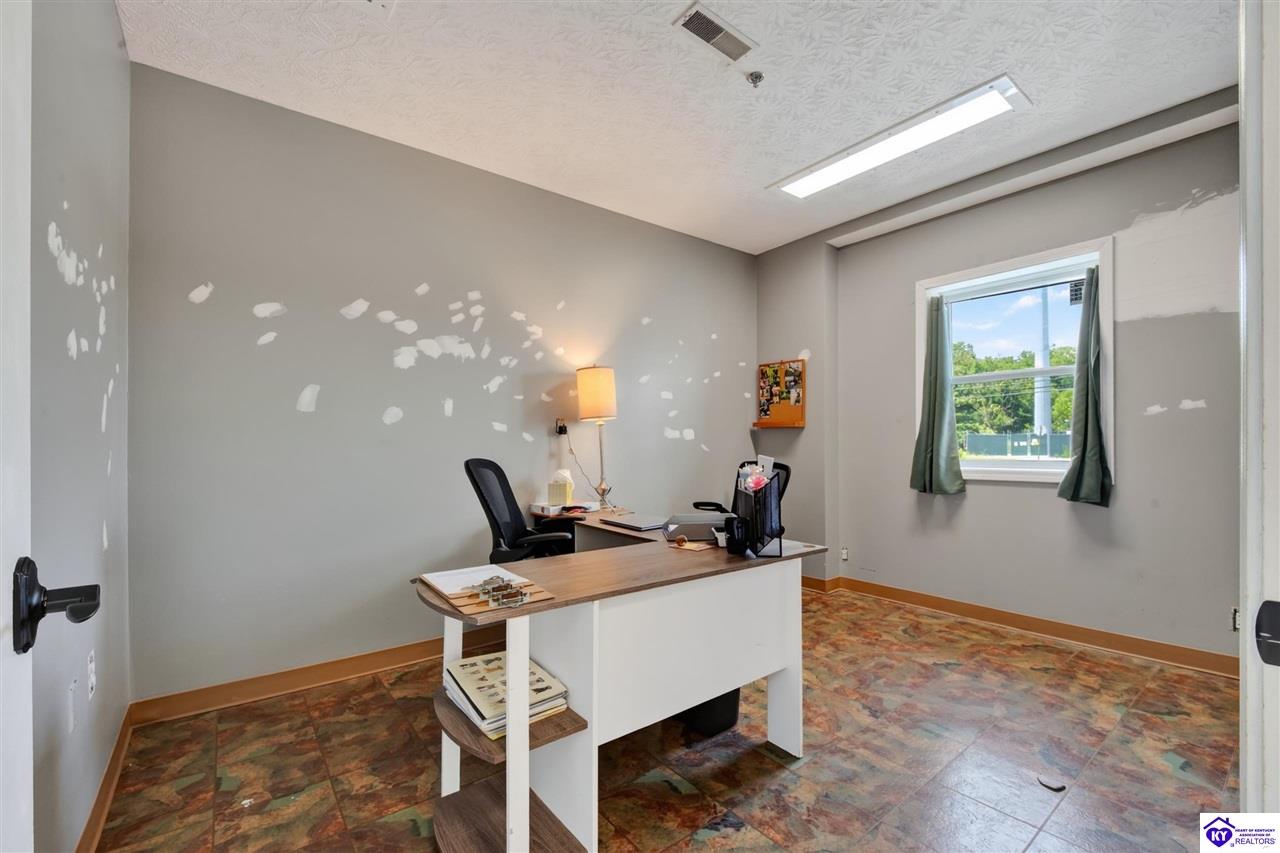 100 Gray Street Property Photo 26