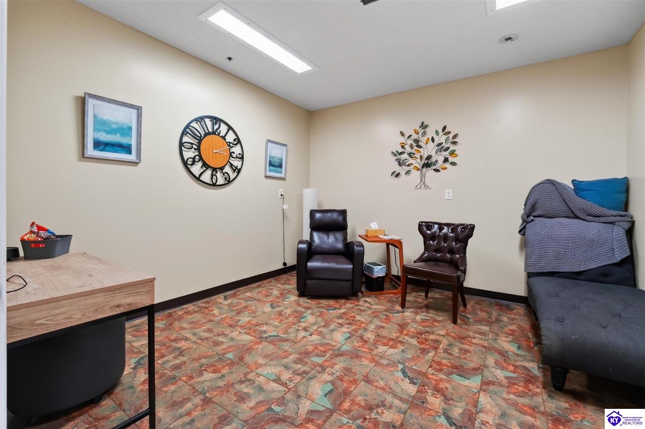 100 Gray Street Property Photo 27