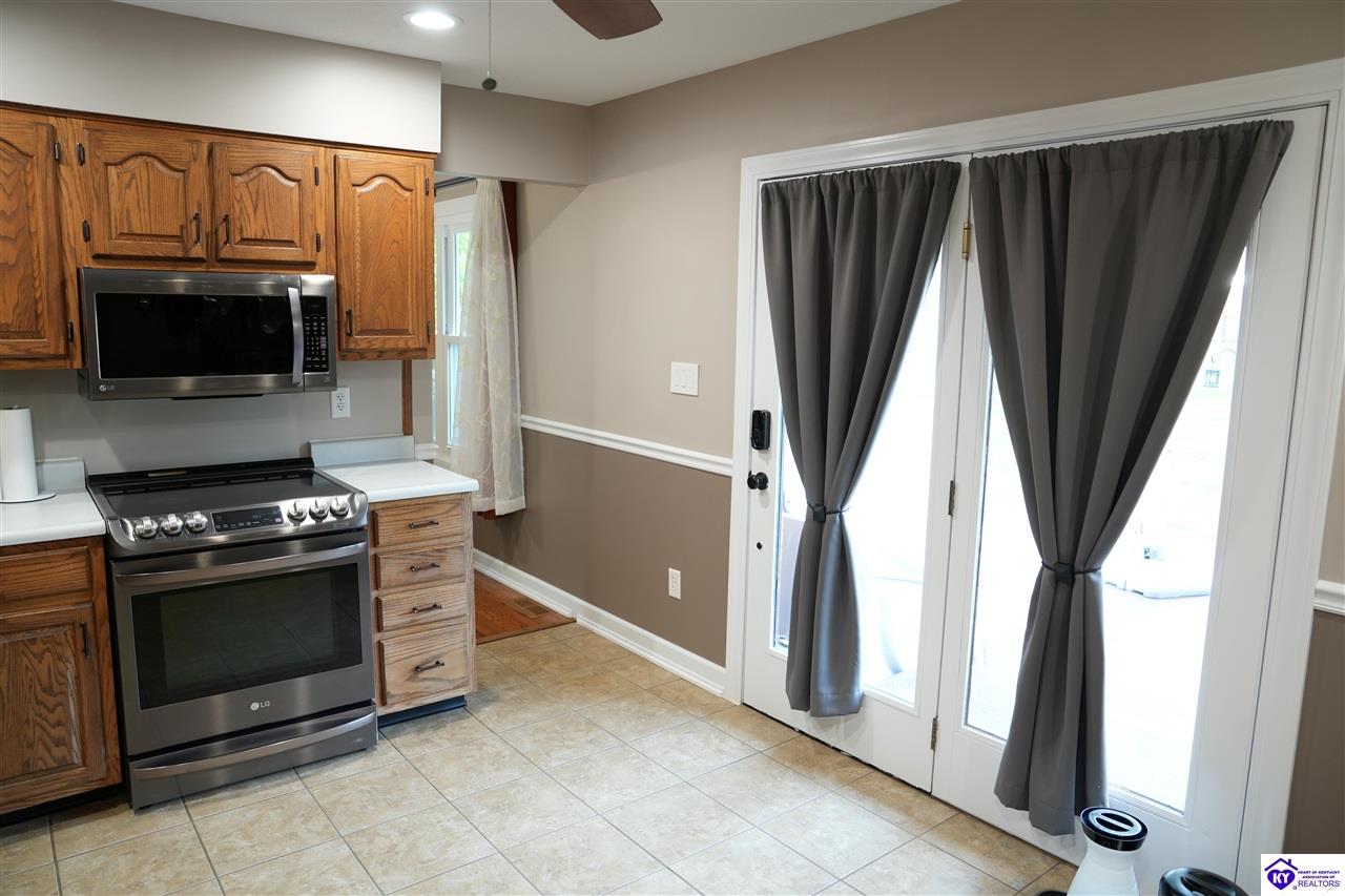589 Charlemagne Boulevard Property Photo 12