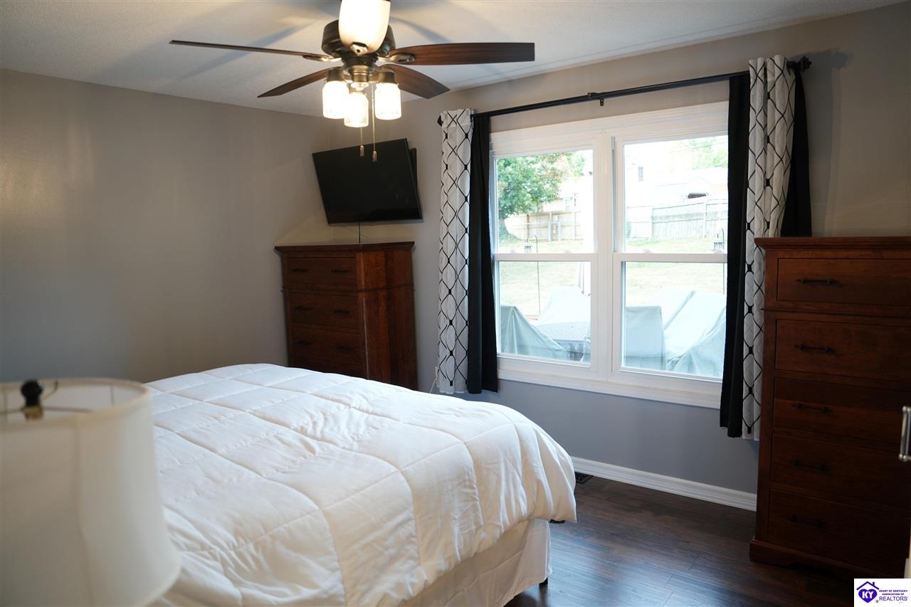 589 Charlemagne Boulevard Property Photo 16