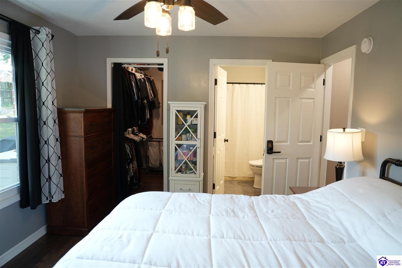 589 Charlemagne Boulevard Property Photo 17