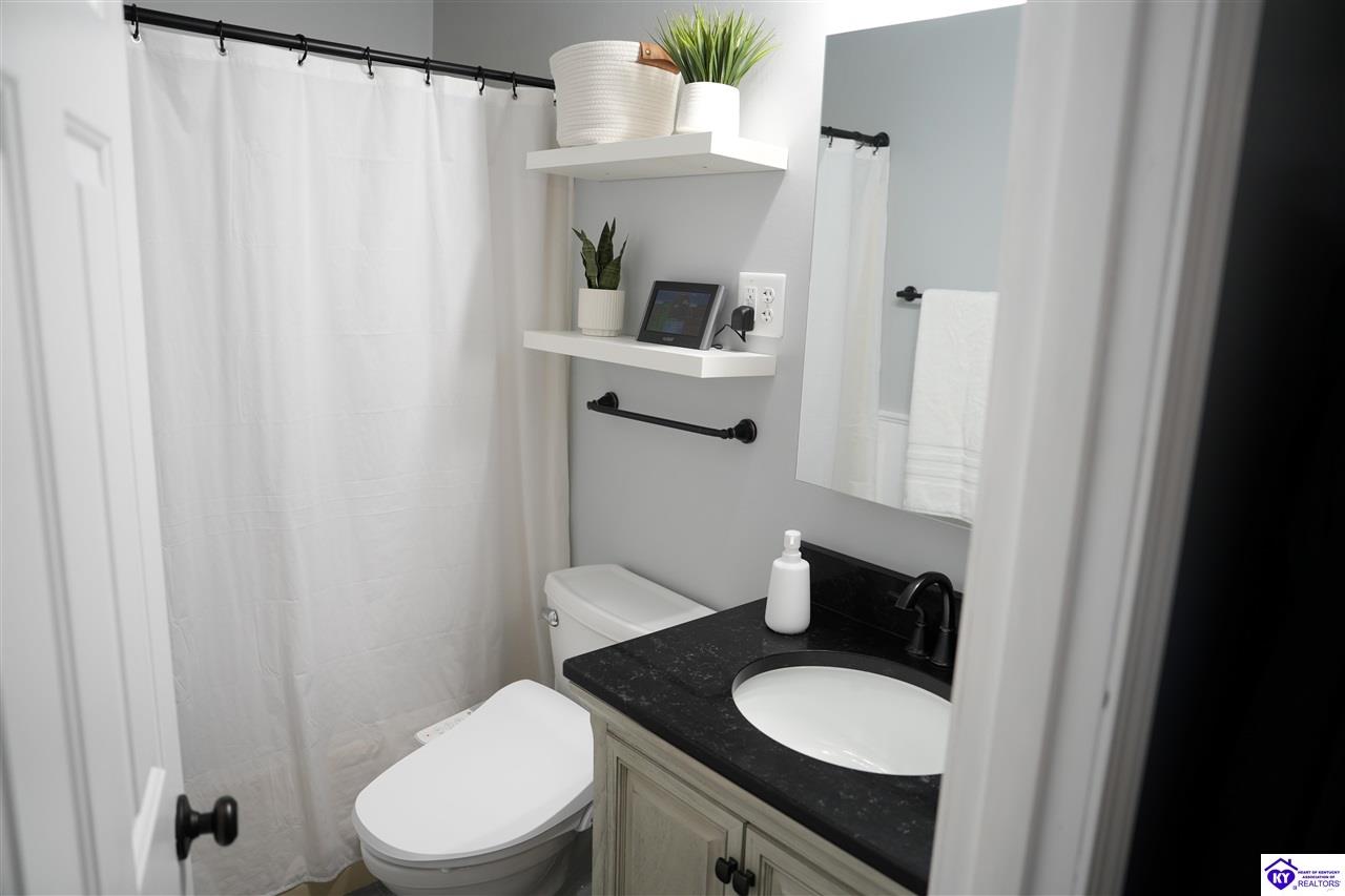 589 Charlemagne Boulevard Property Photo 19