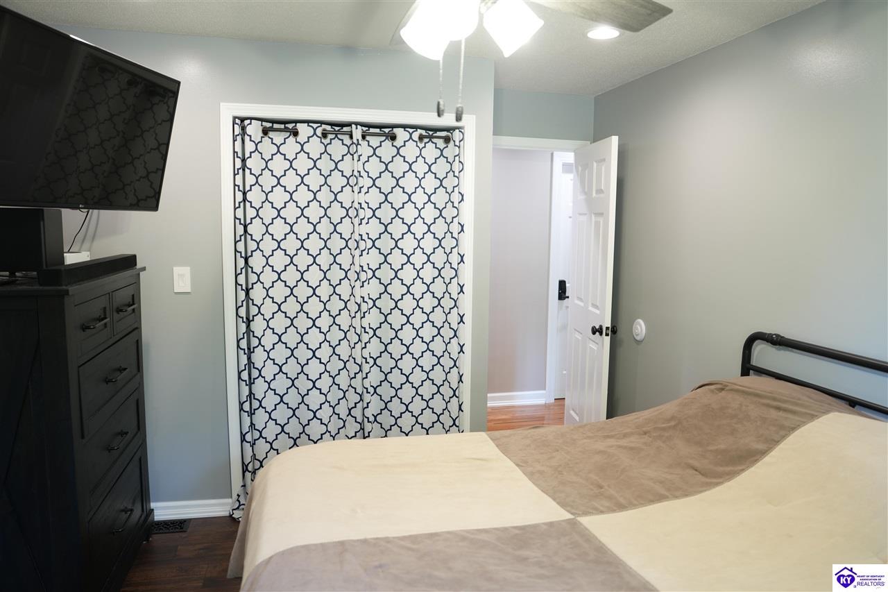 589 Charlemagne Boulevard Property Photo 23